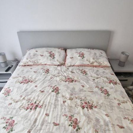 Luxasher Floreşti Dış mekan fotoğraf