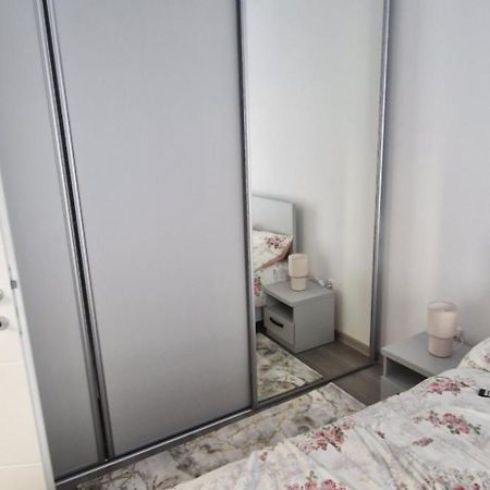 Luxasher Floreşti Dış mekan fotoğraf